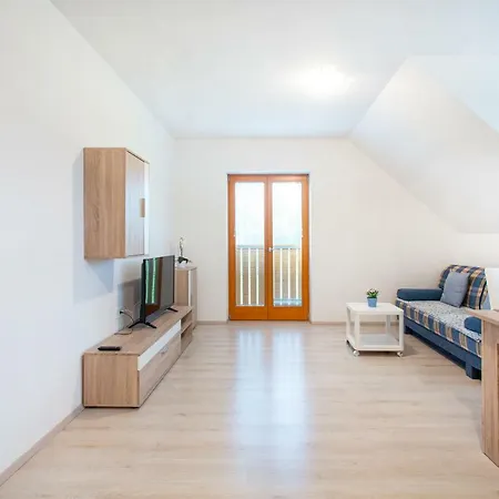 Roberta Apartment *