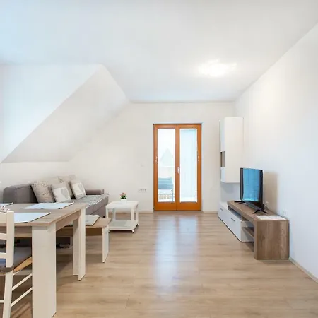 Roberta Апартаменты *