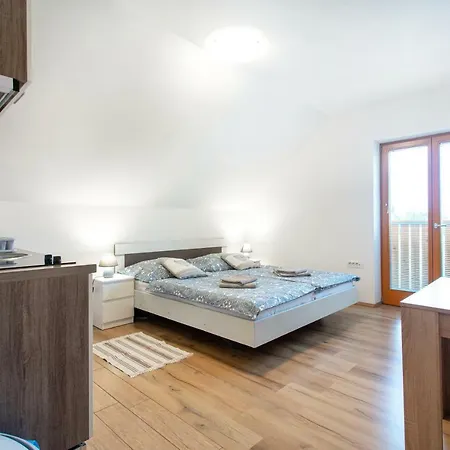 Roberta Apartment
